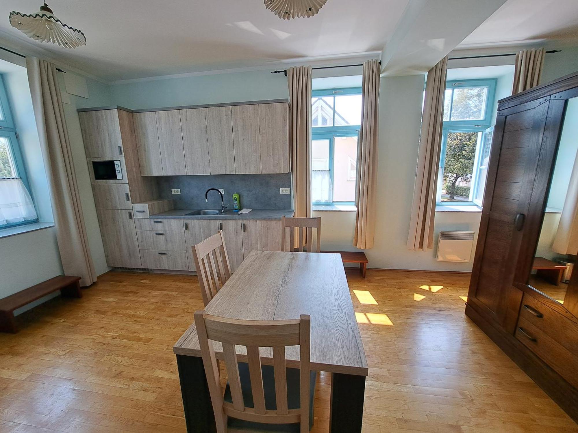 Parma Guesthouse & Apartments Марібор Екстер'єр фото
